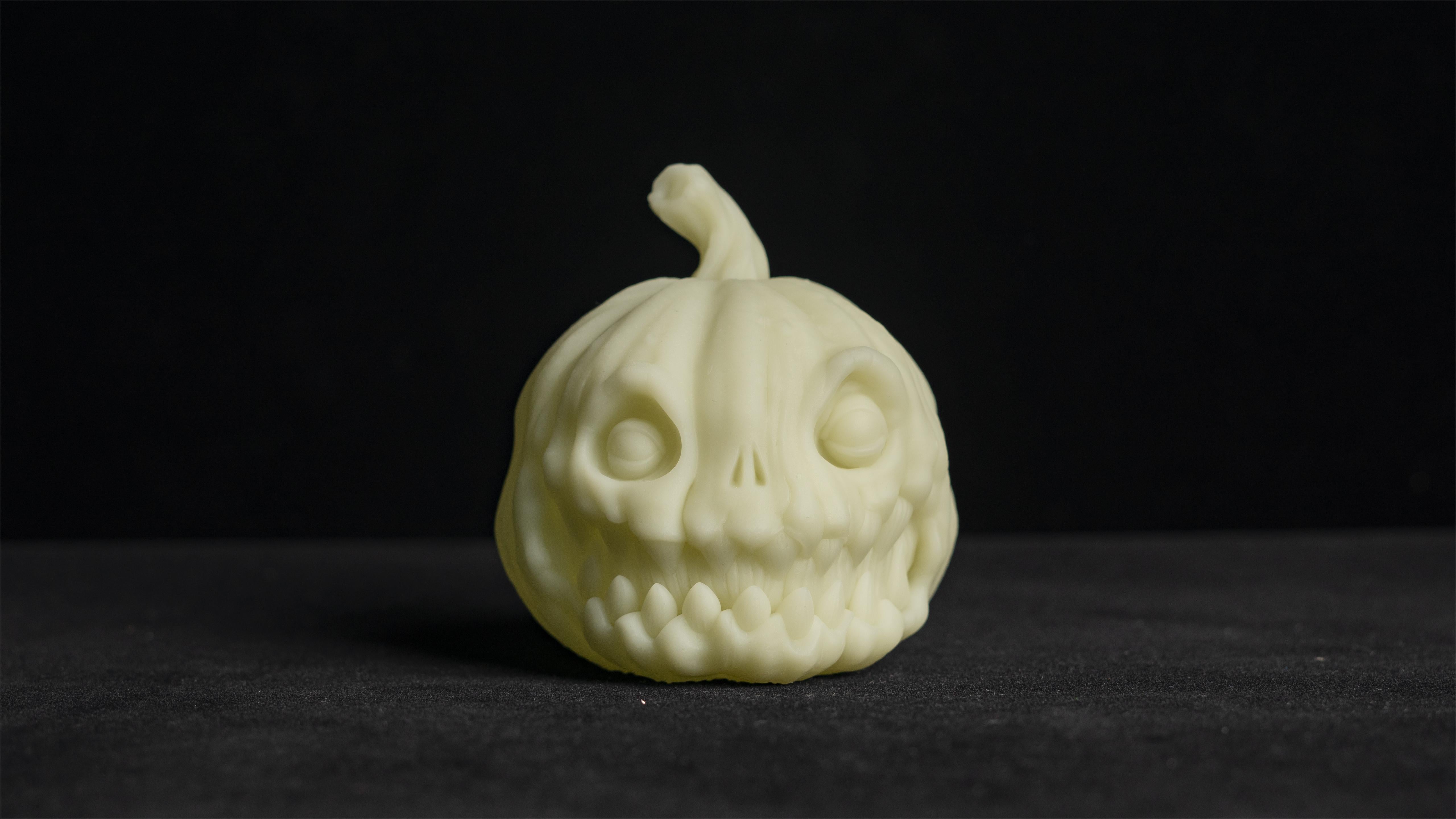 Unveiling The Potential of 3D Printing: Siraya Tech's Craft Glow in Dark Resin & ELEGOO Saturn 3 12K Resin 3D Printer